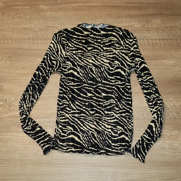 Rails Aasia Patterned Top - Picture 2 of 5